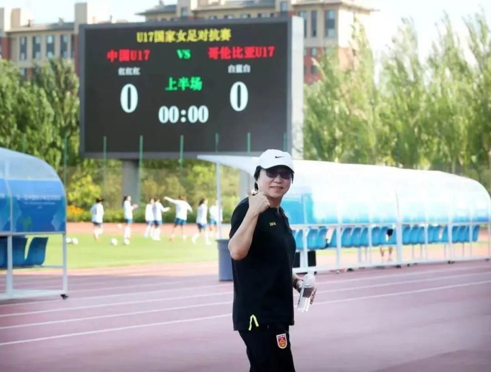 北京时间12月18日晚，英超第17轮焦点战利物浦vs曼联。
